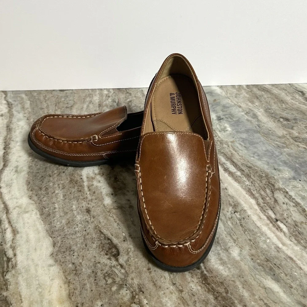 Kids Johnston & Murphy Locklin Venetian Leather Loafer. Size 5M.